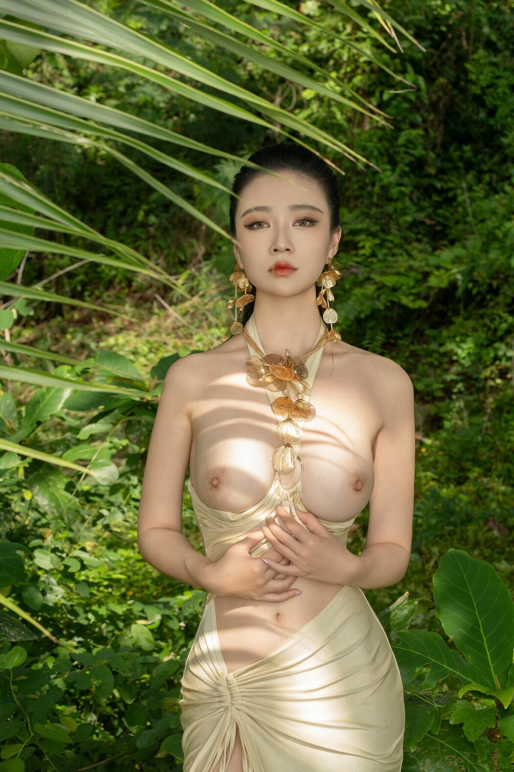 Coser@年年Nnian – 海边维纳斯 (81P)