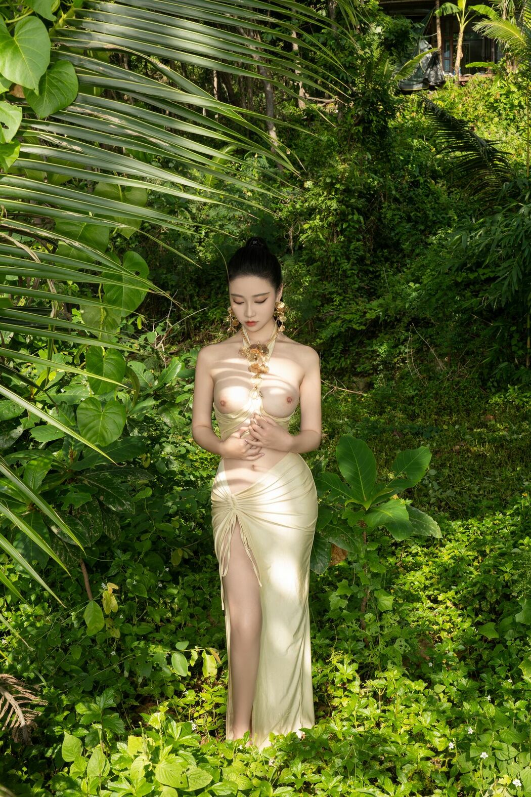 Coser@年年Nnian – 海边维纳斯 (81P)