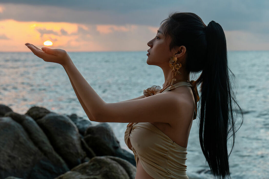 Coser@年年Nnian – 海边维纳斯 (81P)