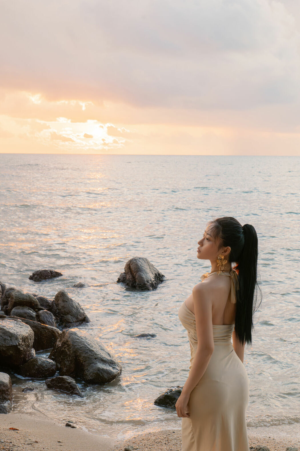 Coser@年年Nnian – 海边维纳斯 (81P)