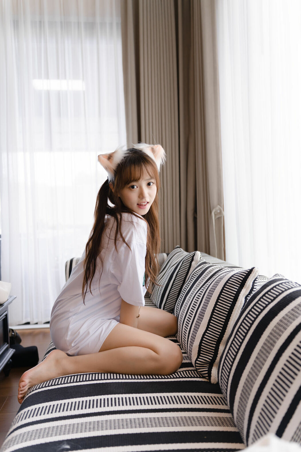 YiTuYu艺图语 Vol.10270 Xiao Yi (33P)