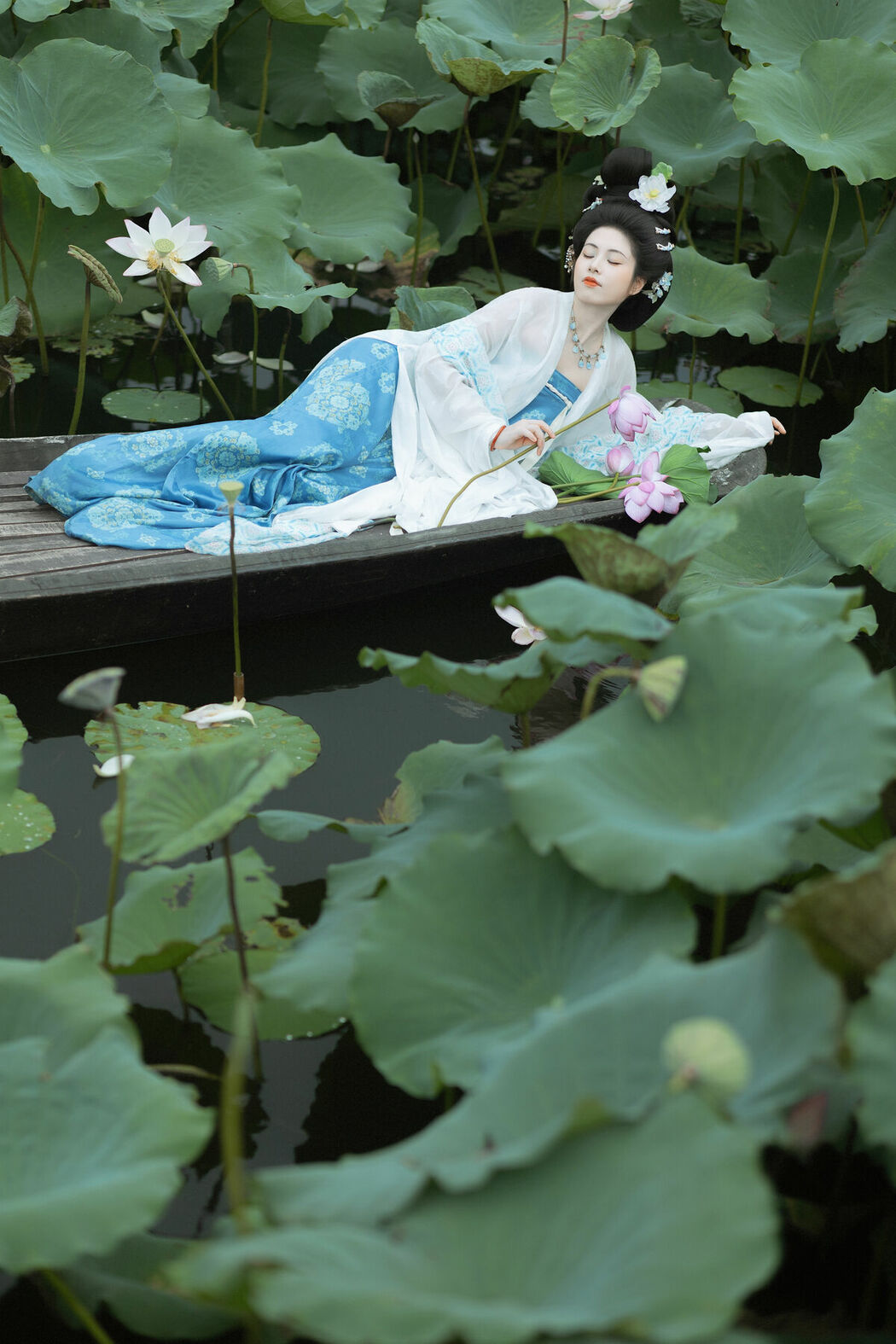 YiTuYu艺图语 Vol.10268 Mao Jiang (45P)