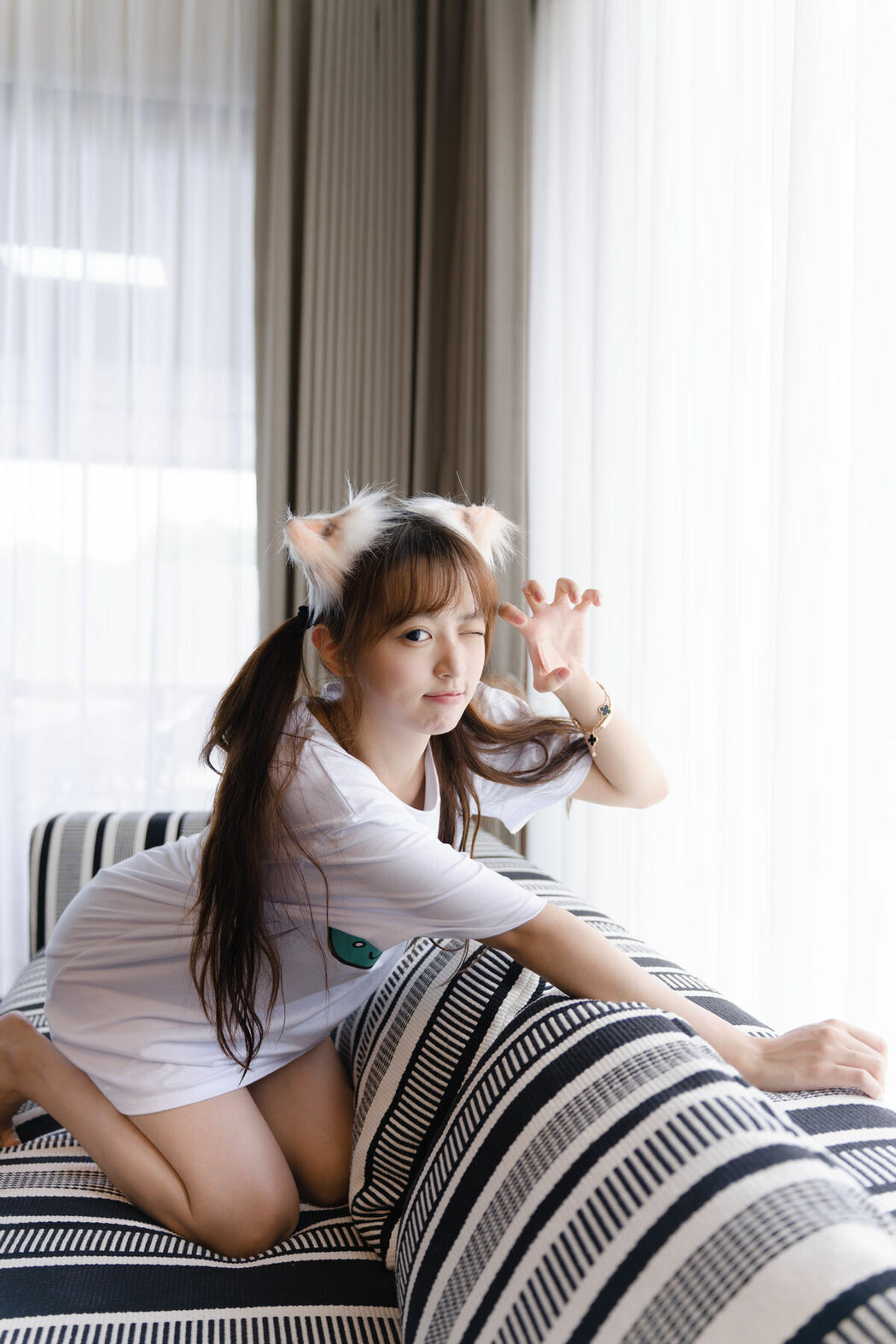 YiTuYu艺图语 Vol.10270 Xiao Yi (33P)