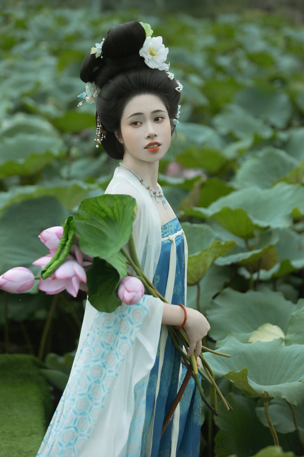 YiTuYu艺图语 Vol.10268 Mao Jiang (45P)
