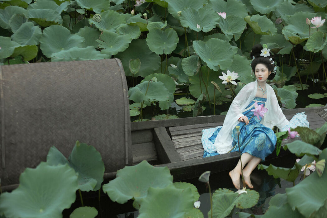 YiTuYu艺图语 Vol.10268 Mao Jiang (45P)