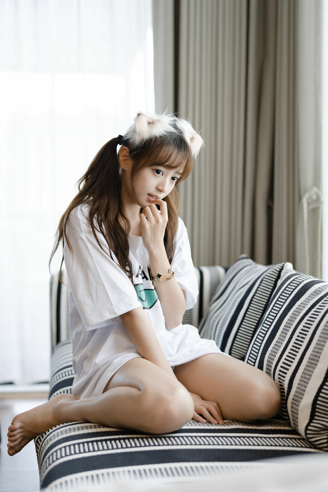 YiTuYu艺图语 Vol.10270 Xiao Yi (33P)