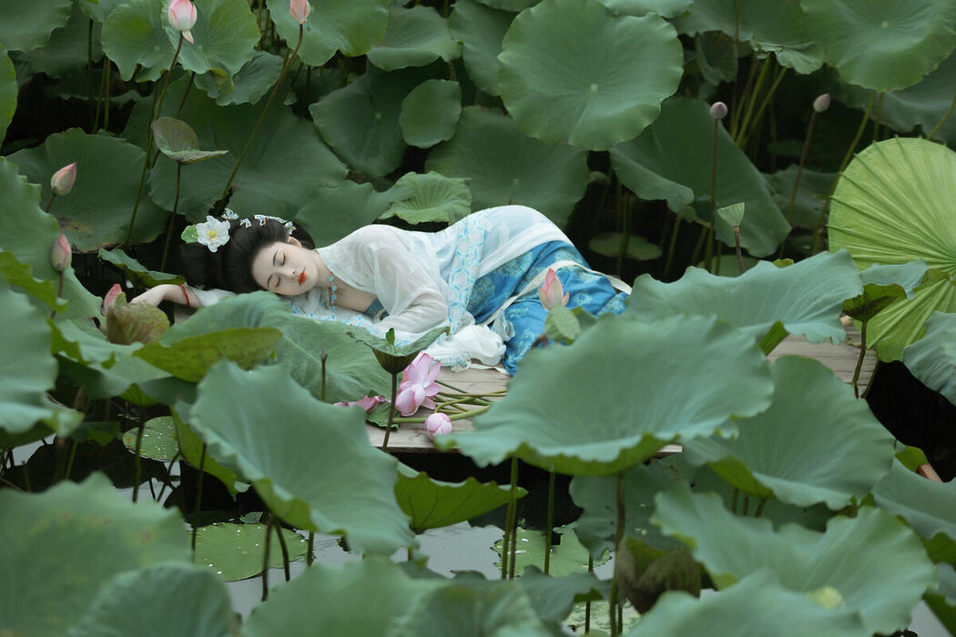 YiTuYu艺图语 Vol.10268 Mao Jiang (45P)