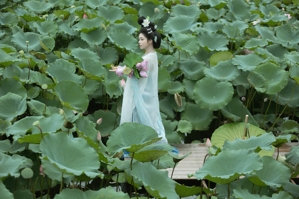 YiTuYu艺图语 Vol.10268 Mao Jiang (45P)