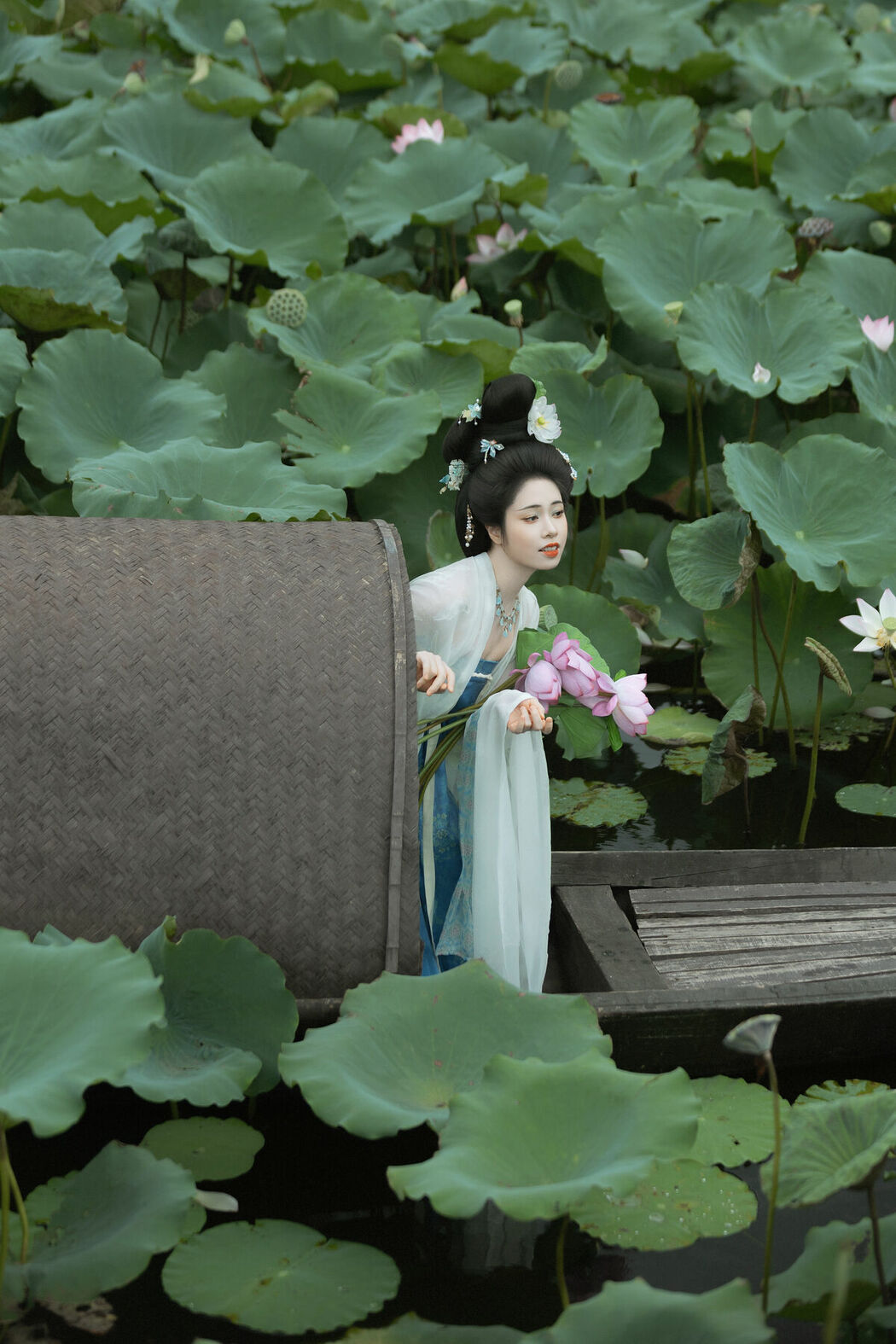 YiTuYu艺图语 Vol.10268 Mao Jiang (45P)
