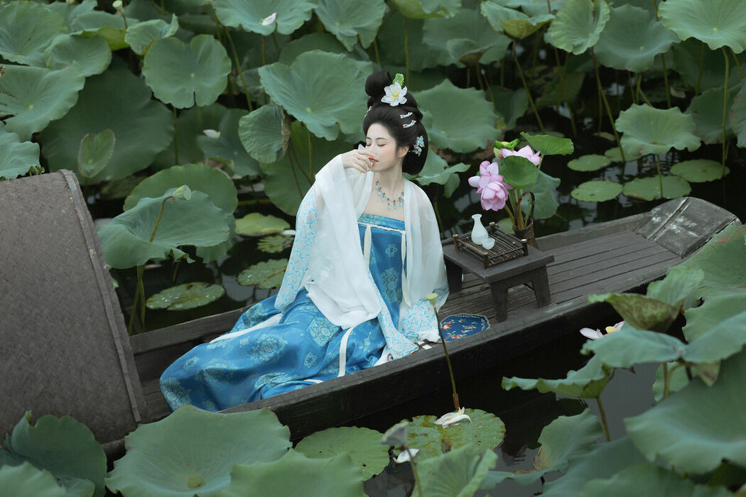 YiTuYu艺图语 Vol.10268 Mao Jiang (45P)