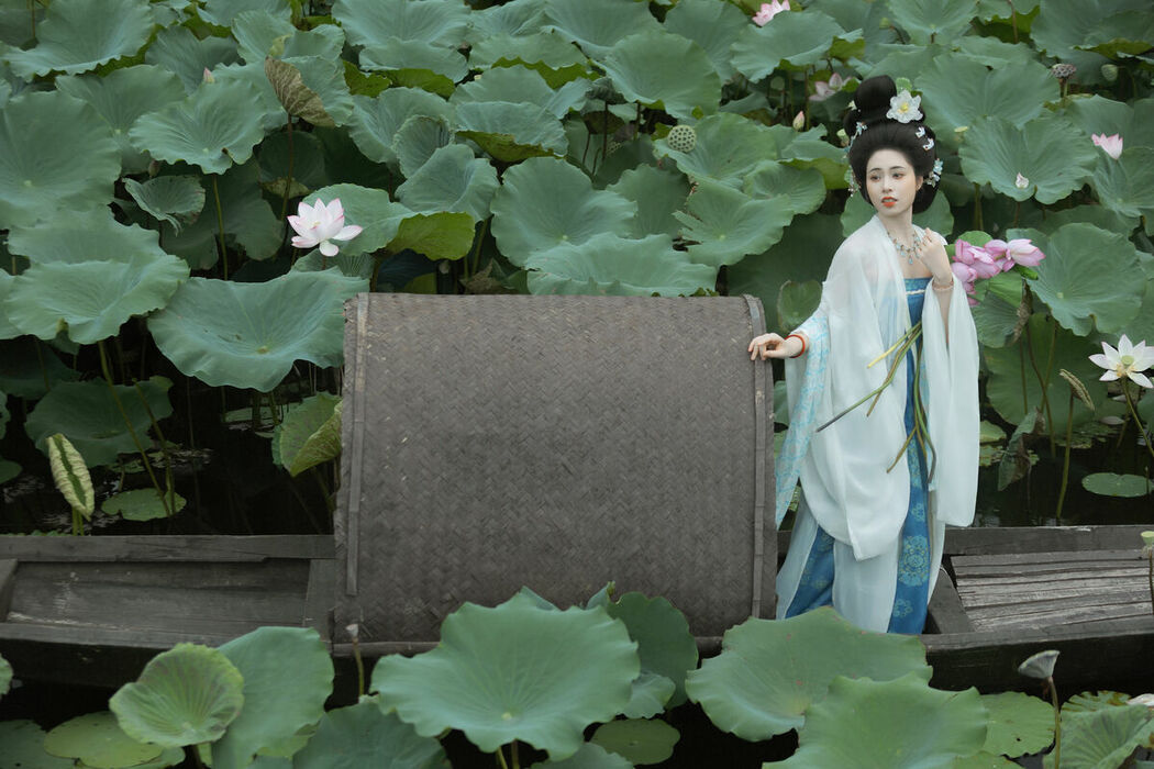 YiTuYu艺图语 Vol.10268 Mao Jiang (45P)