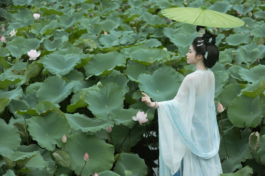 YiTuYu艺图语 Vol.10268 Mao Jiang (45P)