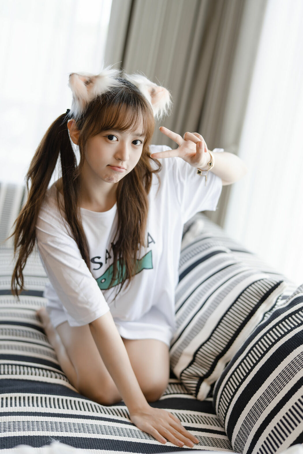 YiTuYu艺图语 Vol.10270 Xiao Yi (33P)