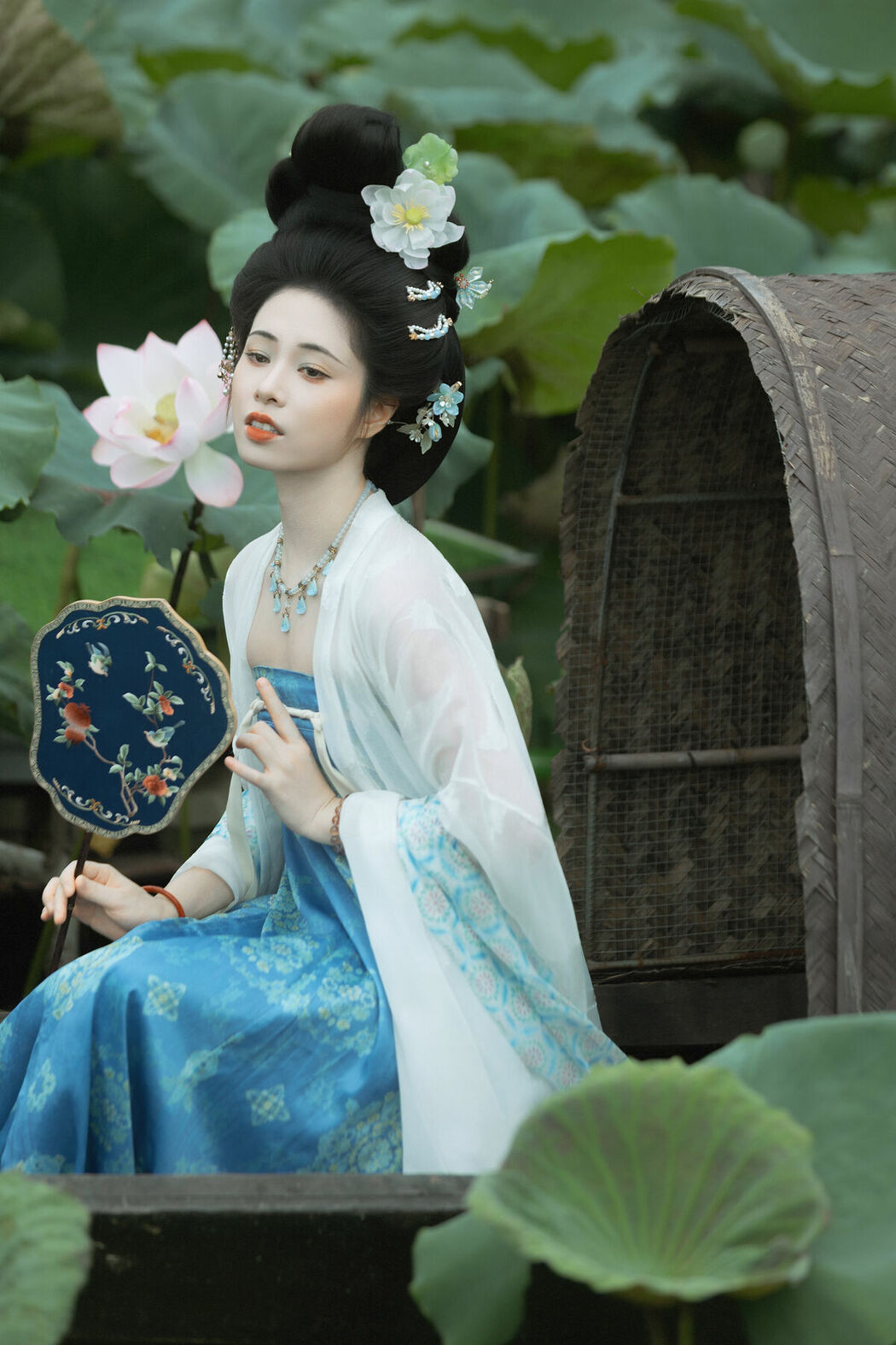 YiTuYu艺图语 Vol.10268 Mao Jiang (45P)