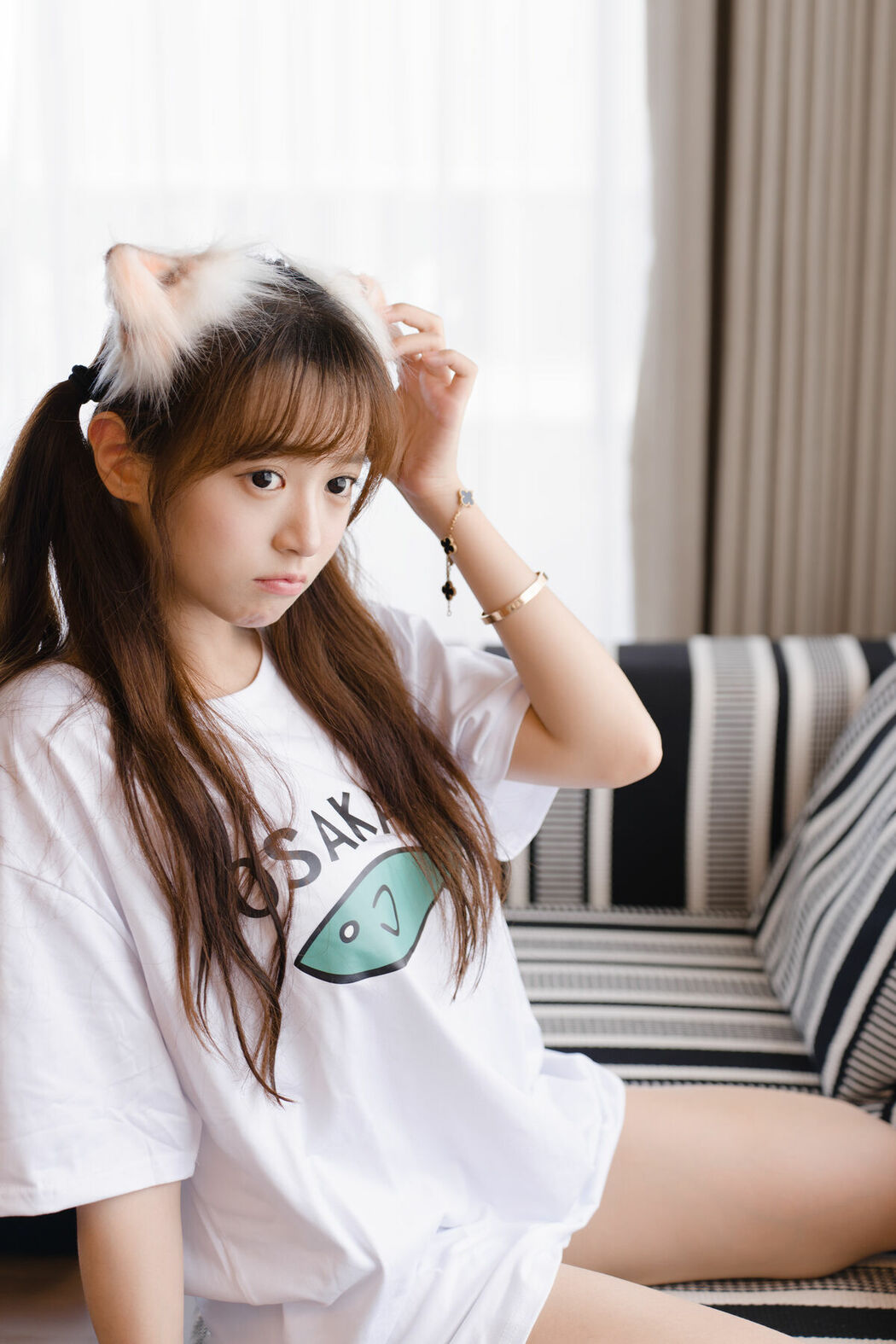 YiTuYu艺图语 Vol.10270 Xiao Yi (33P)