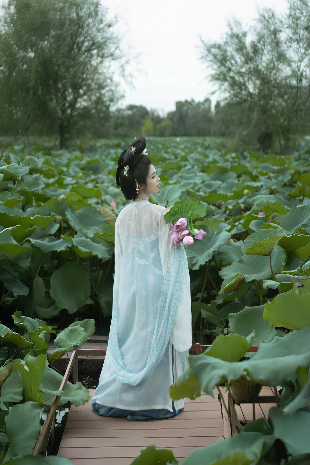 YiTuYu艺图语 Vol.10268 Mao Jiang (45P)