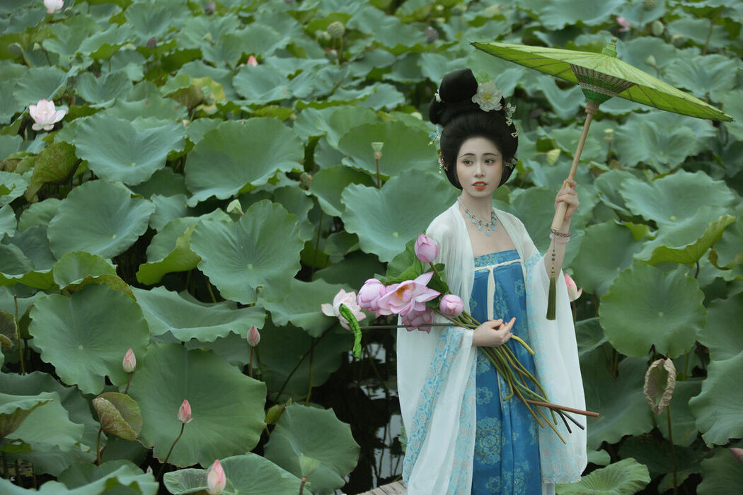 YiTuYu艺图语 Vol.10268 Mao Jiang (45P)