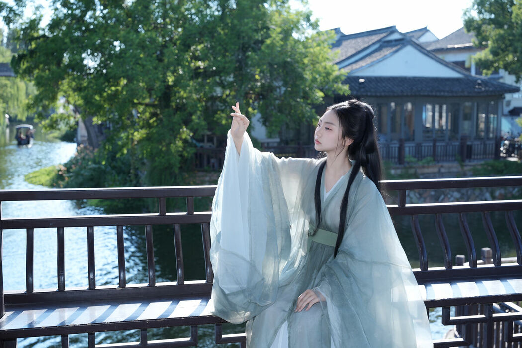 YiTuYu艺图语 Vol.10273 Qing Qing (12P)
