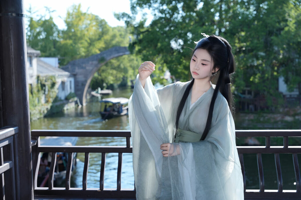 YiTuYu艺图语 Vol.10273 Qing Qing (12P)