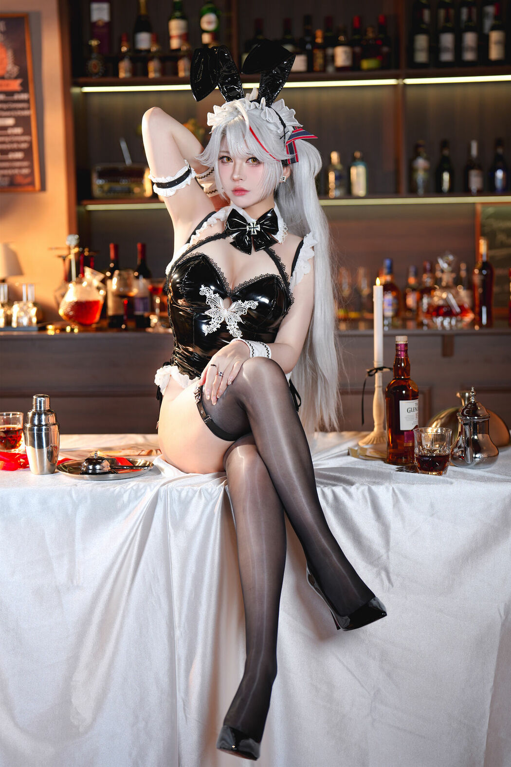 Coser@半半子 – 歐根親王Bunny (63P – 7V)