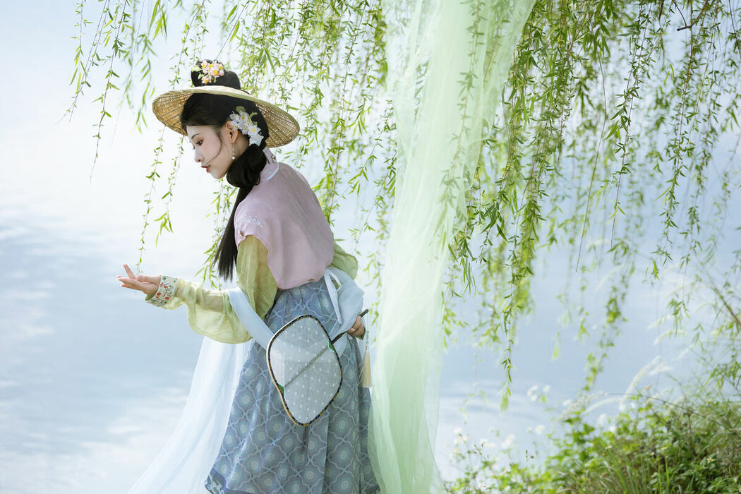YiTuYu艺图语 Vol.10290 Xiao Y Jin Tian Ye Hen Kai Xin (16P)