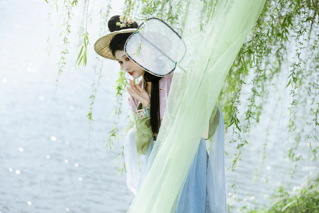 YiTuYu艺图语 Vol.10290 Xiao Y Jin Tian Ye Hen Kai Xin (16P)