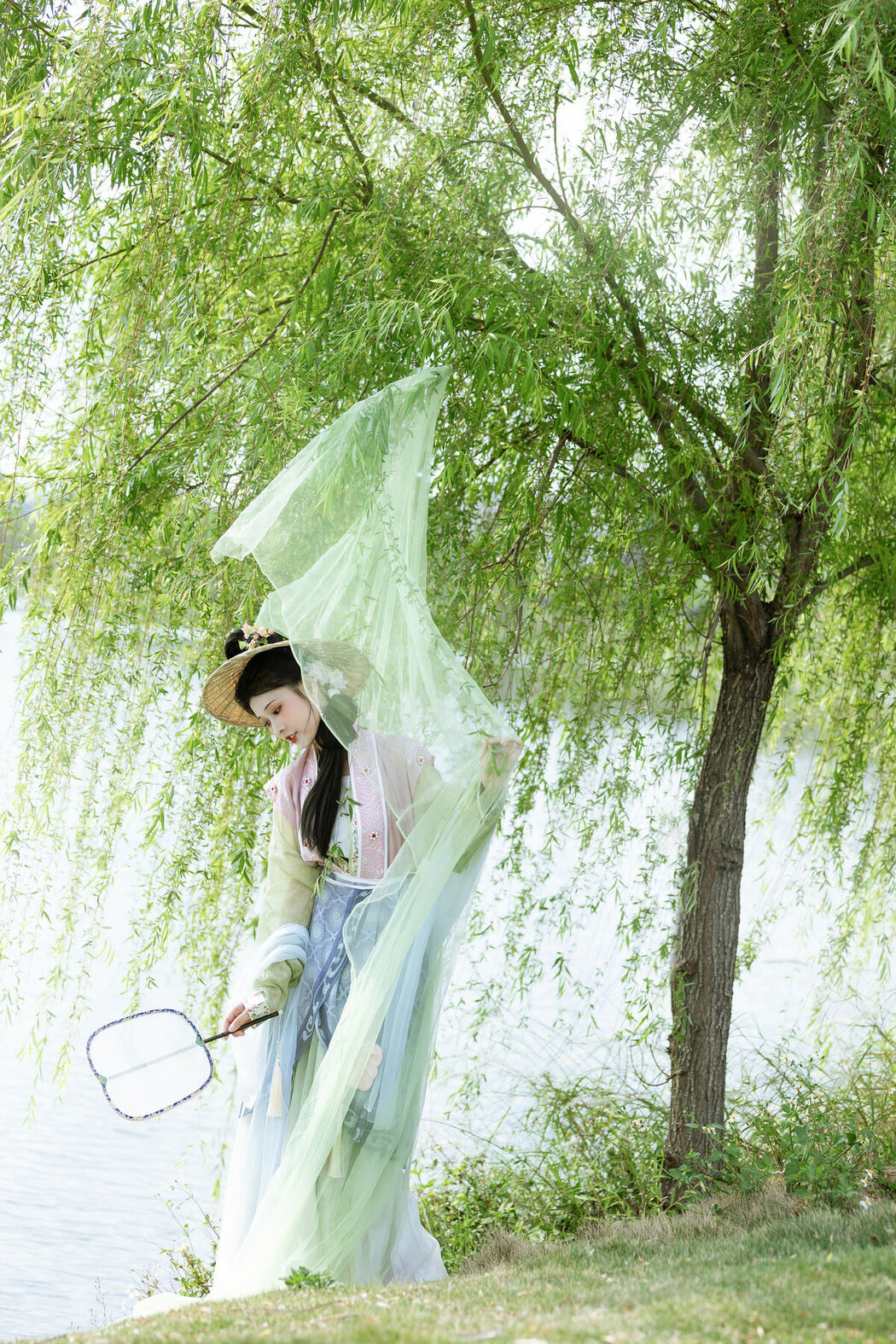 YiTuYu艺图语 Vol.10290 Xiao Y Jin Tian Ye Hen Kai Xin (16P)