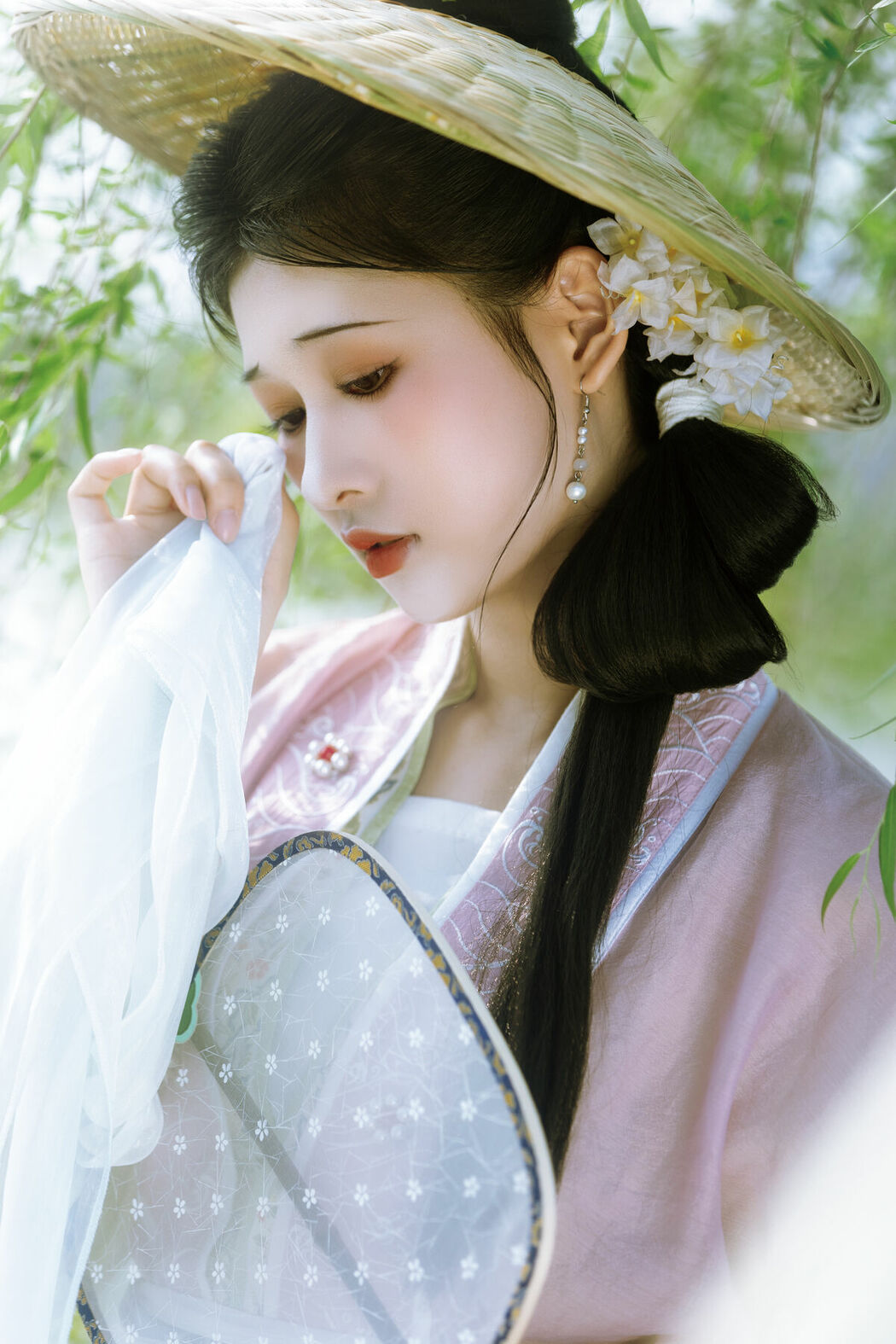 YiTuYu艺图语 Vol.10290 Xiao Y Jin Tian Ye Hen Kai Xin (16P)