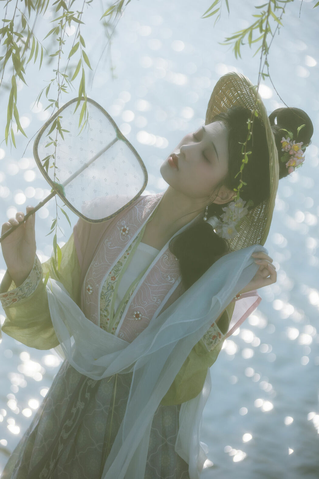 YiTuYu艺图语 Vol.10290 Xiao Y Jin Tian Ye Hen Kai Xin (16P)