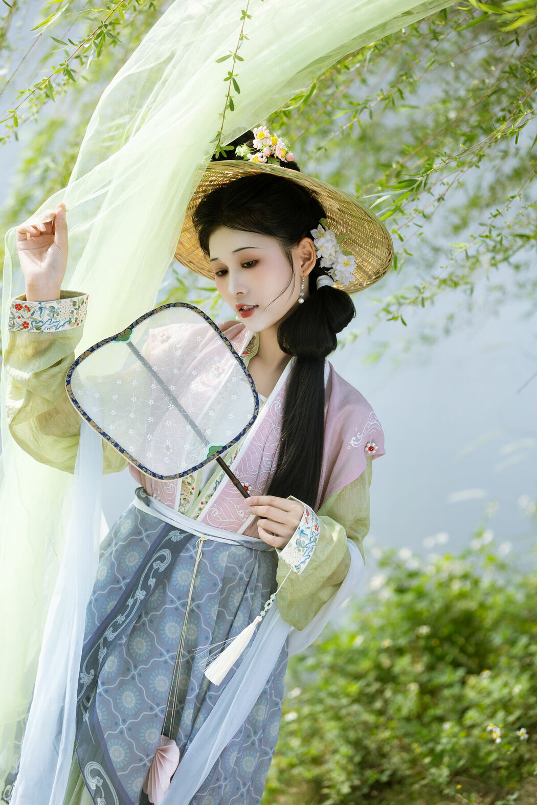 YiTuYu艺图语 Vol.10290 Xiao Y Jin Tian Ye Hen Kai Xin (16P)