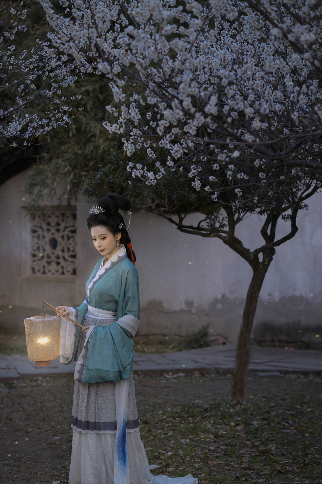 YiTuYu艺图语 Vol.10292 Mi Ying Ya (14P)