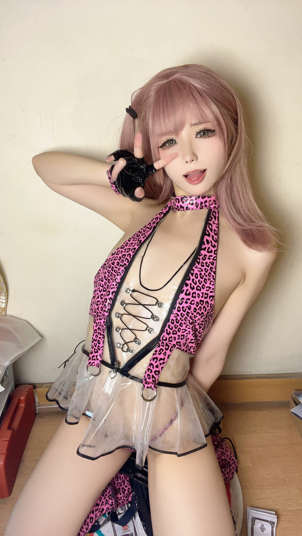Coser@Quan冉有点饿 – 千禧豹 (26P)