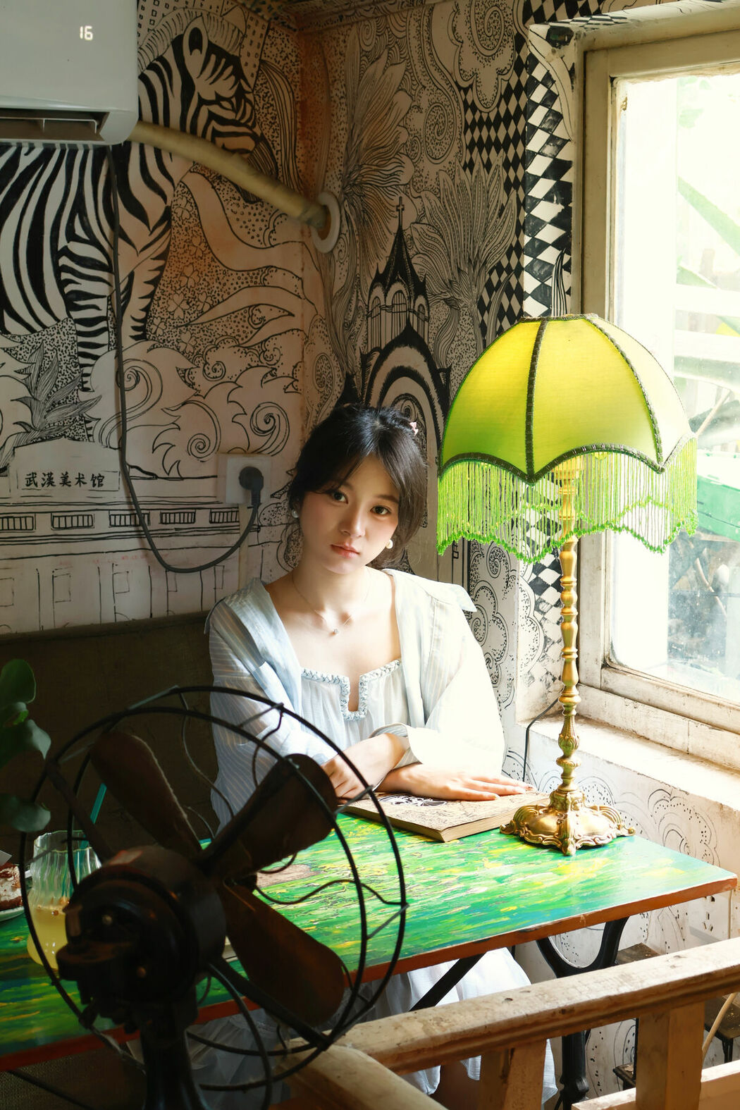 YiTuYu艺图语 Vol.10294 Xue Xue 2233 (22P)