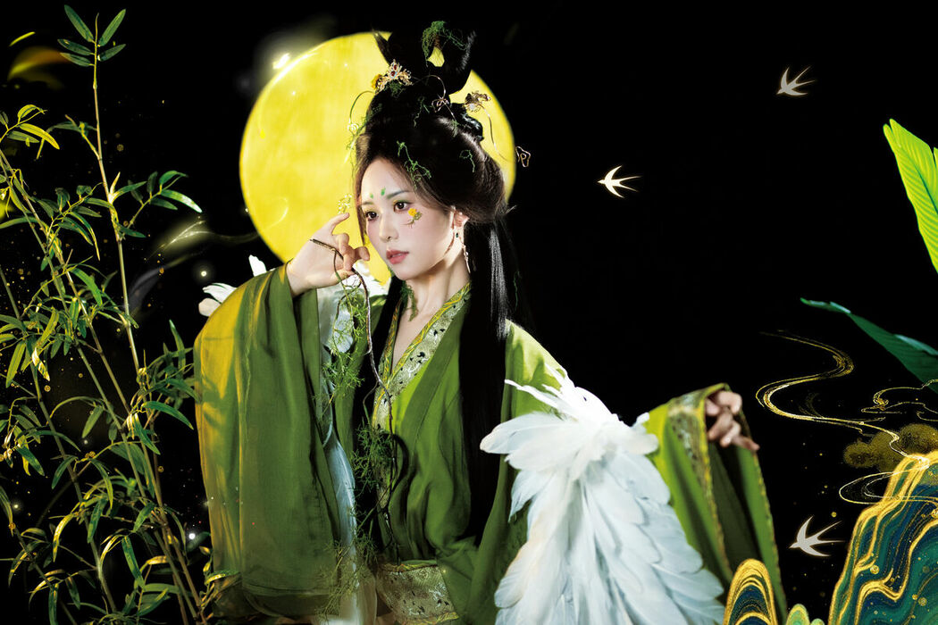 YiTuYu艺图语 Vol.10298 Fei Teng De Mi Zhou (15P)
