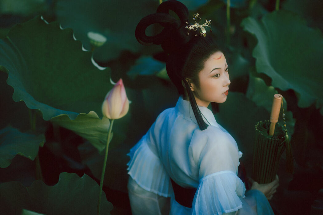 YiTuYu艺图语 Vol.10299 Han Han Ting (38P)