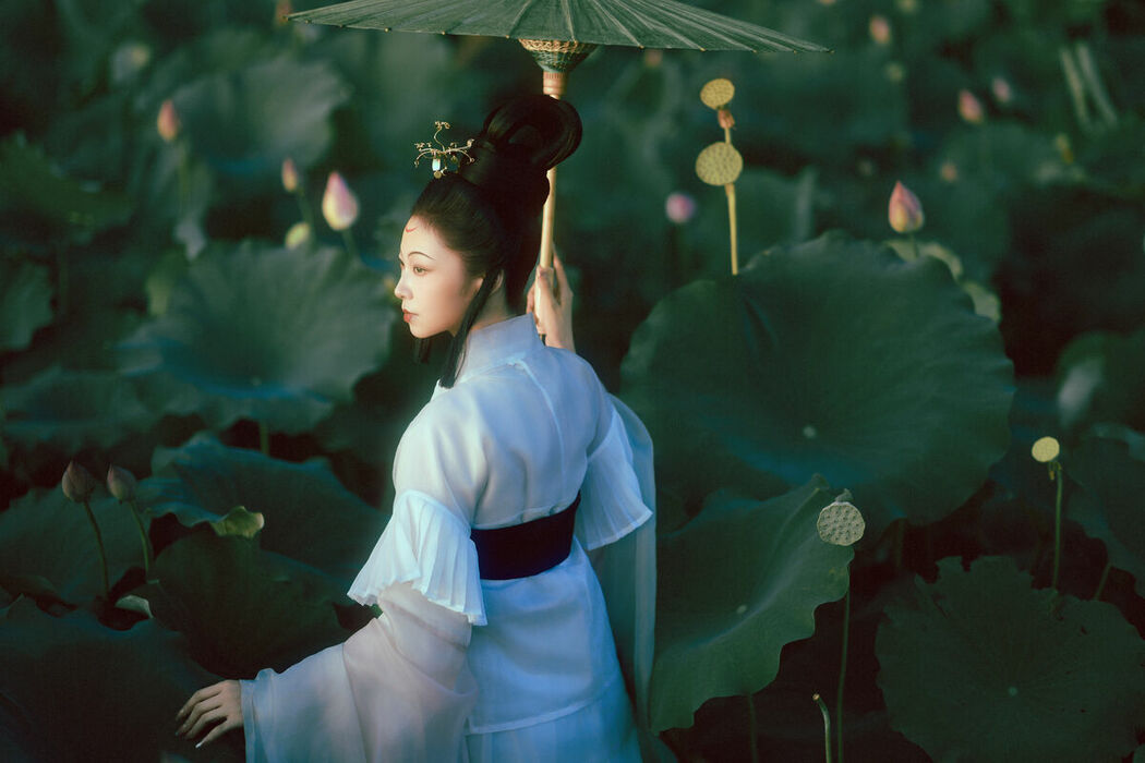 YiTuYu艺图语 Vol.10299 Han Han Ting (38P)