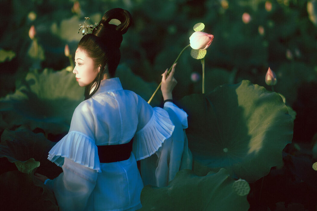 YiTuYu艺图语 Vol.10299 Han Han Ting (38P)