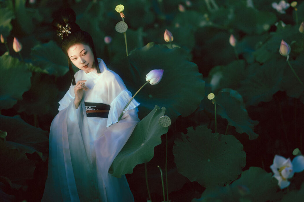 YiTuYu艺图语 Vol.10299 Han Han Ting (38P)