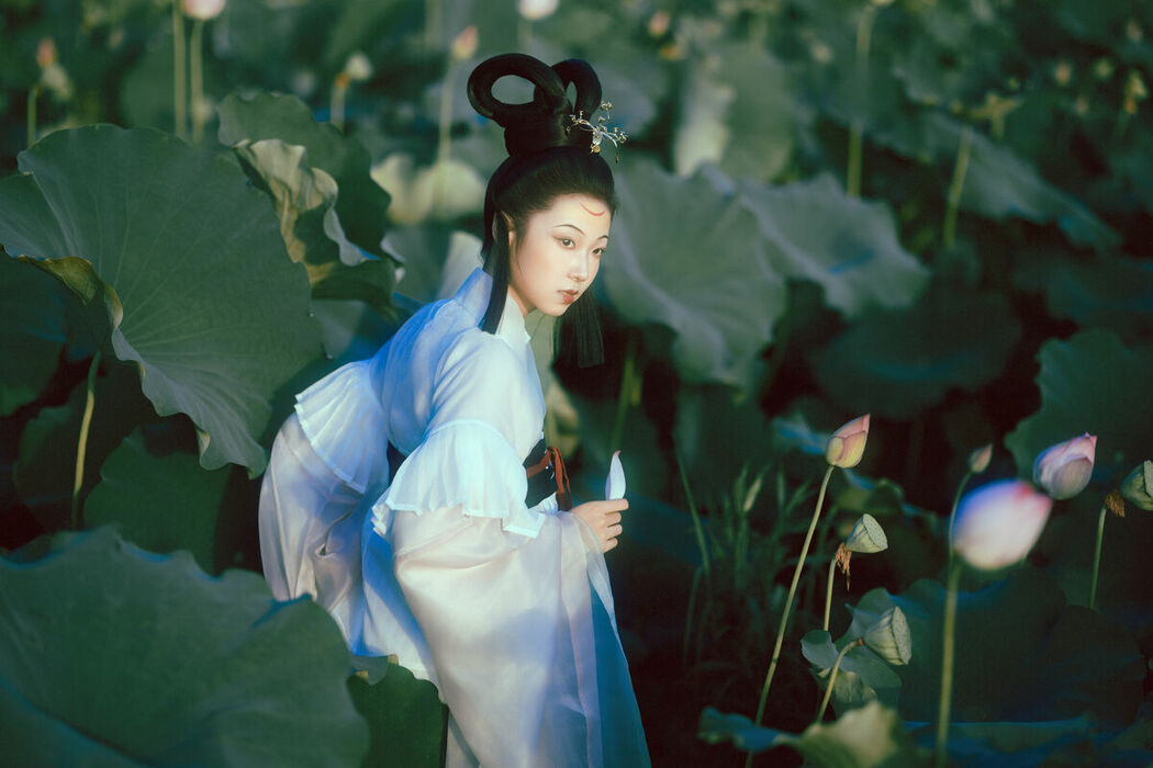 YiTuYu艺图语 Vol.10299 Han Han Ting (38P)