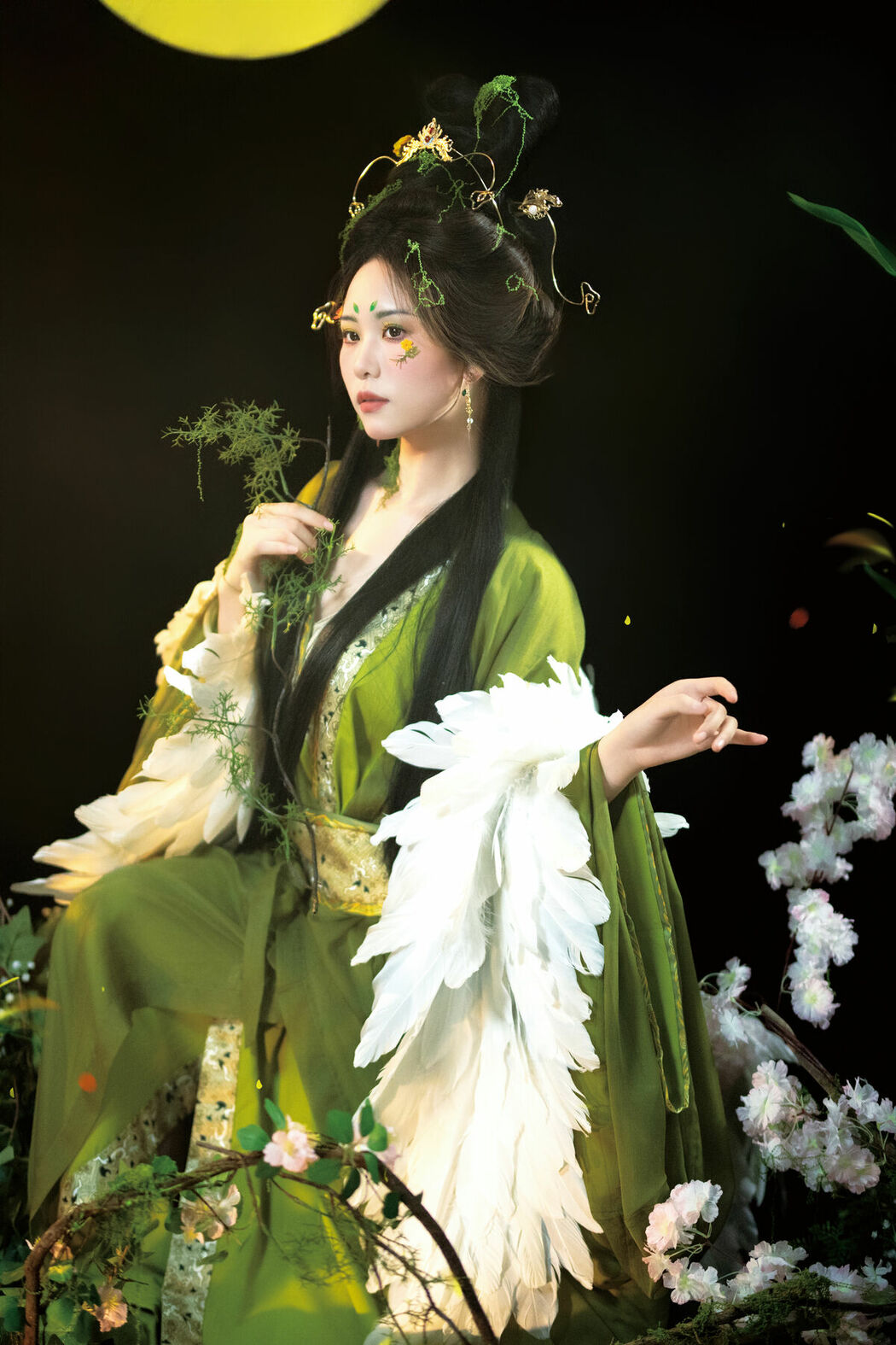 YiTuYu艺图语 Vol.10298 Fei Teng De Mi Zhou (15P)