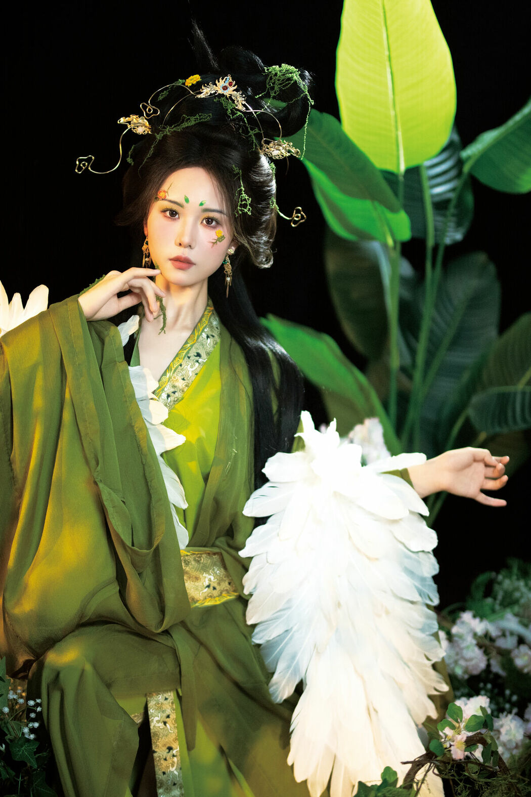 YiTuYu艺图语 Vol.10298 Fei Teng De Mi Zhou (15P)