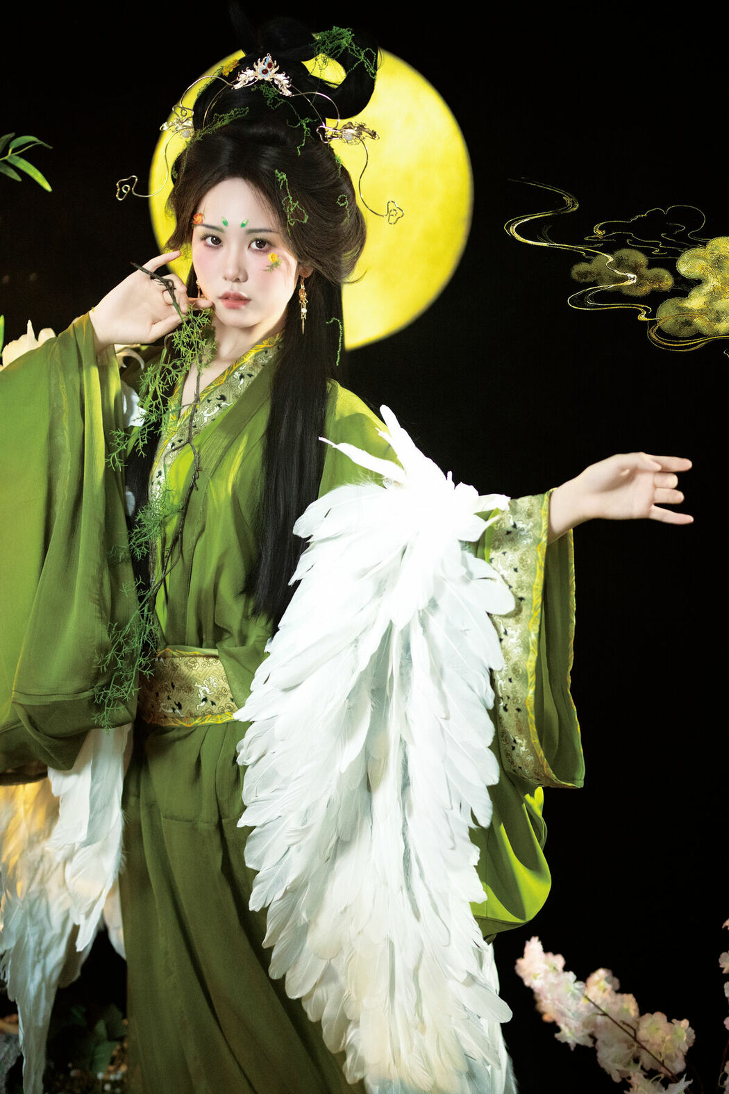 YiTuYu艺图语 Vol.10298 Fei Teng De Mi Zhou (15P)