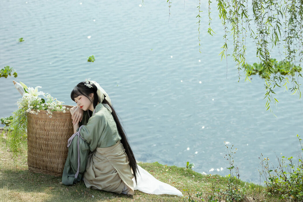 YiTuYu艺图语 Vol.10302 Shi Zhi Lin (15P)