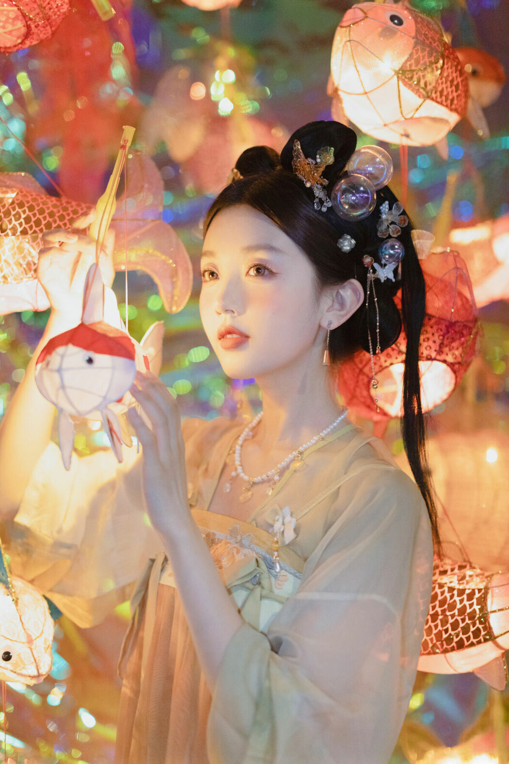 YiTuYu艺图语 Vol.10303 Ao Te You Dian Man (18P)