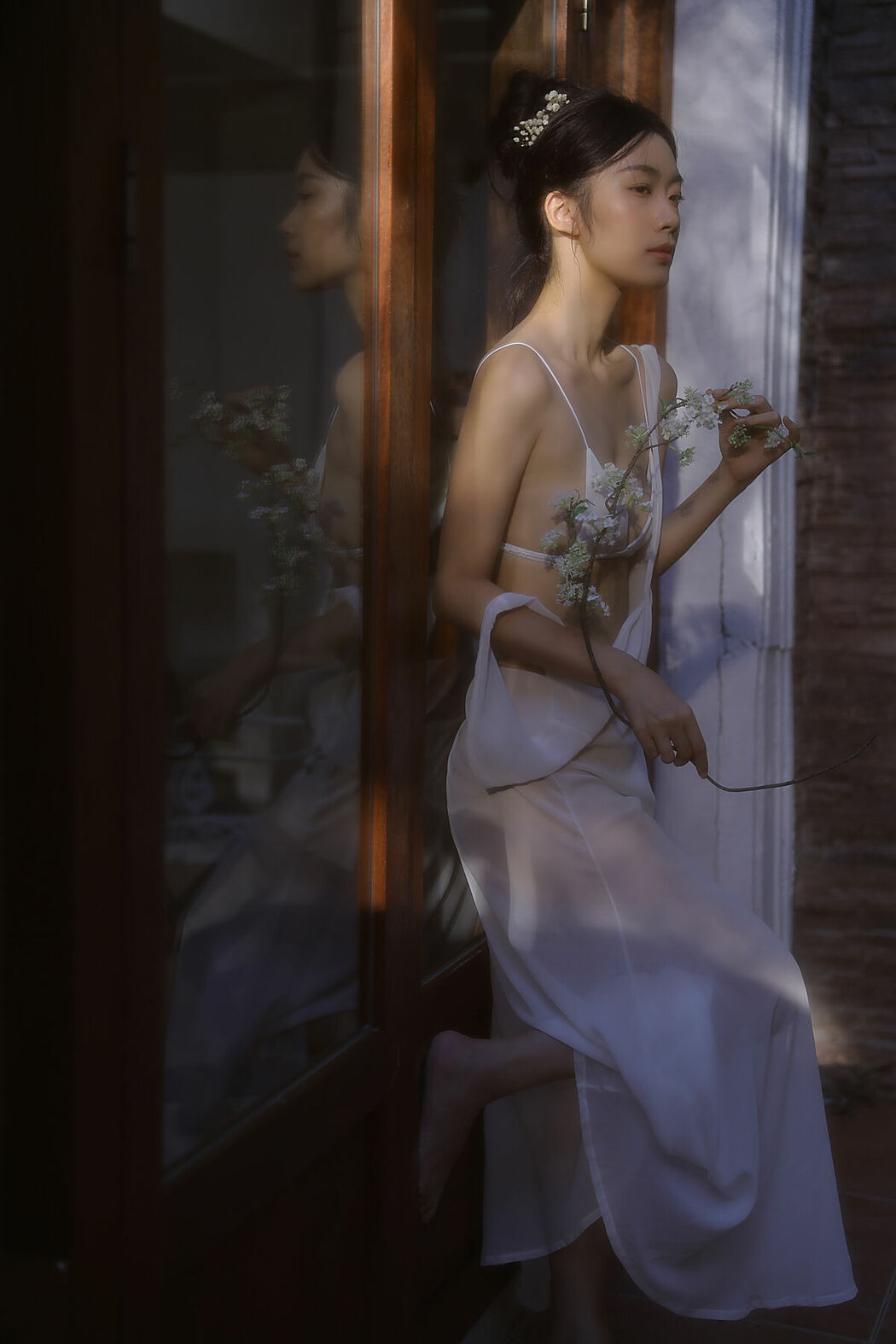 YiTuYu艺图语 Vol.10305 Liu Liu (14P)