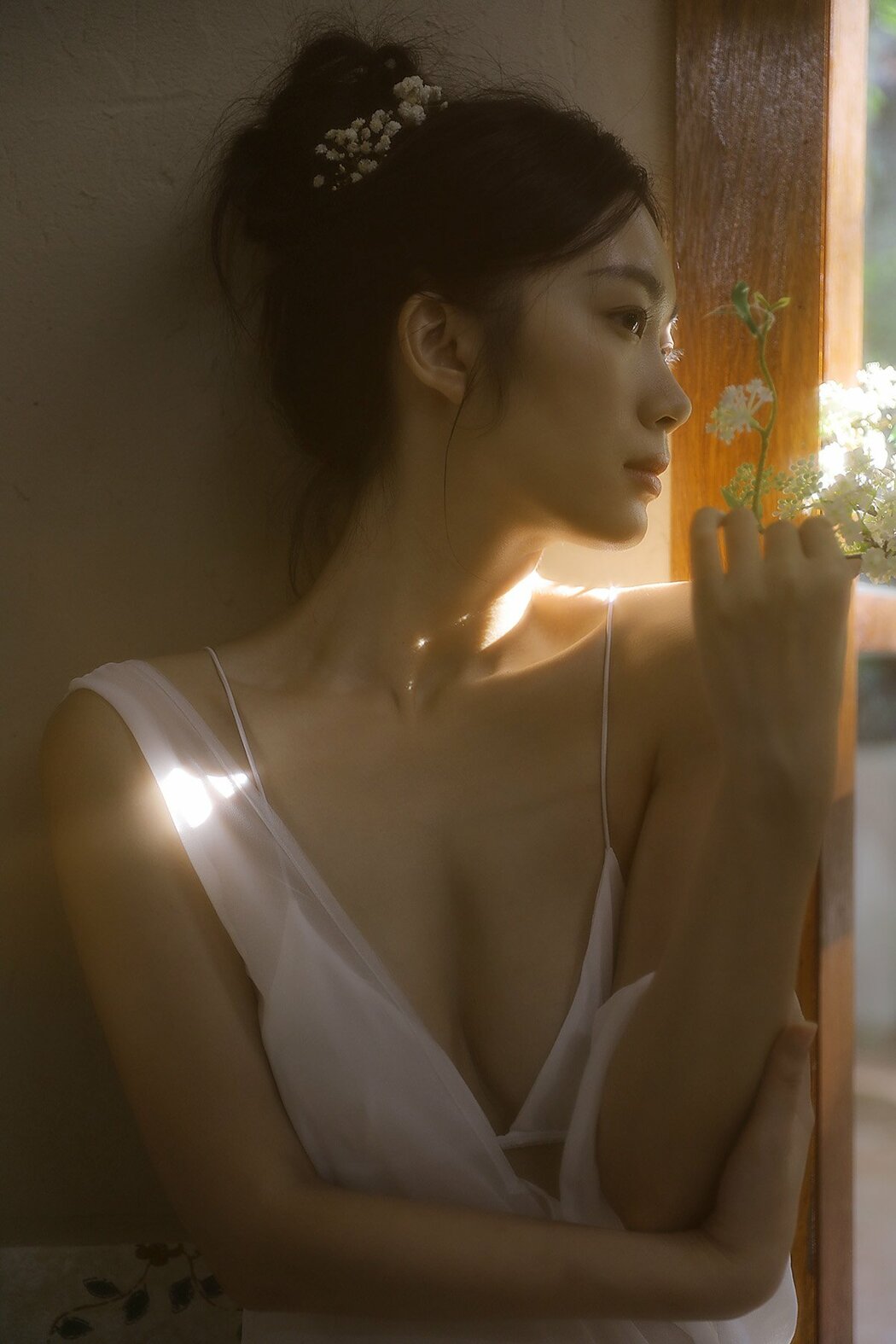 YiTuYu艺图语 Vol.10305 Liu Liu (14P) Cover Photo