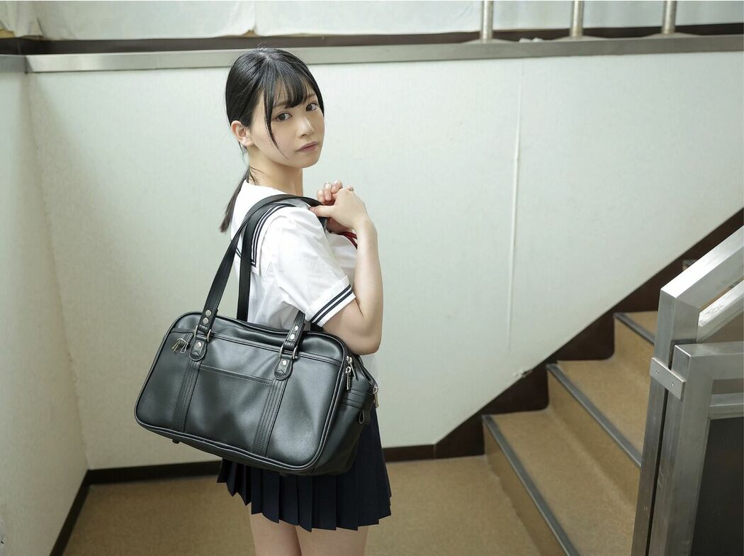 JP Aizuki Himari 逢月ひまり – Classmate 同級生 Part01 (59P)