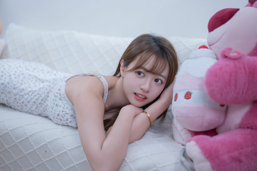 YiTuYu艺图语 Vol.10315 Xiao Yi (44P)