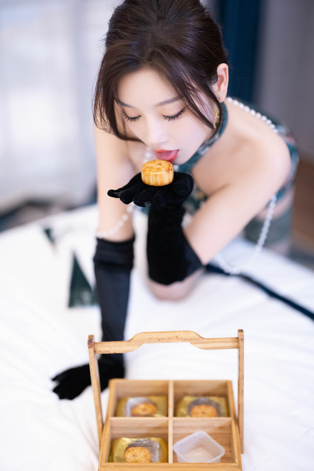 内购无水印 Yang Chen Chen 杨晨晨Yome – 秀人网模特 绿色情趣内衣 Part01 (53P)