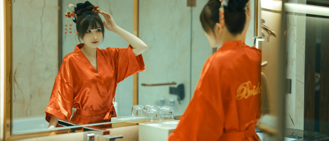 Coser@鹿八岁 – 新婚小故事 Part01 (55P – 1V)